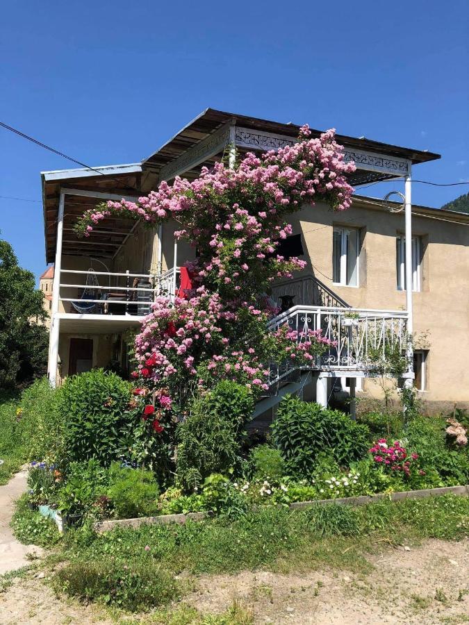 Guesthouse Am Museum Mestia Exterior foto